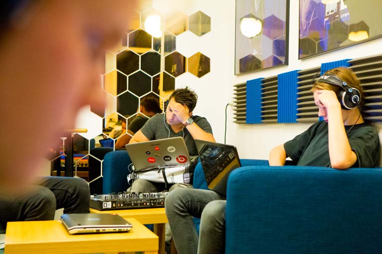 Du kan fx have DJ som valgfag Drenge laver elektronisk musik