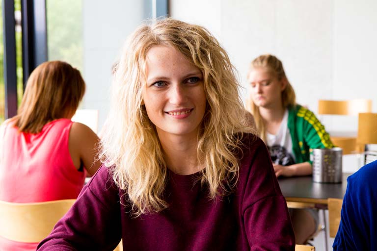 Spisesalen er et vigtigt rum på skolen elever i spisesalen