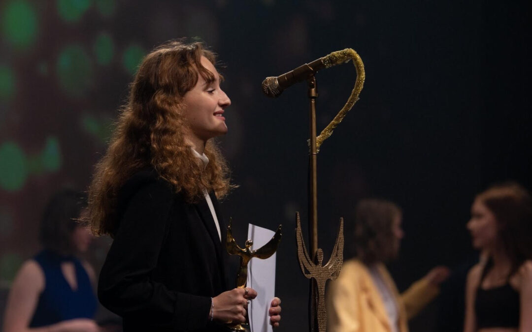 Sofia ser frem til at knokle:  »Lige nu fylder skuespil alt«