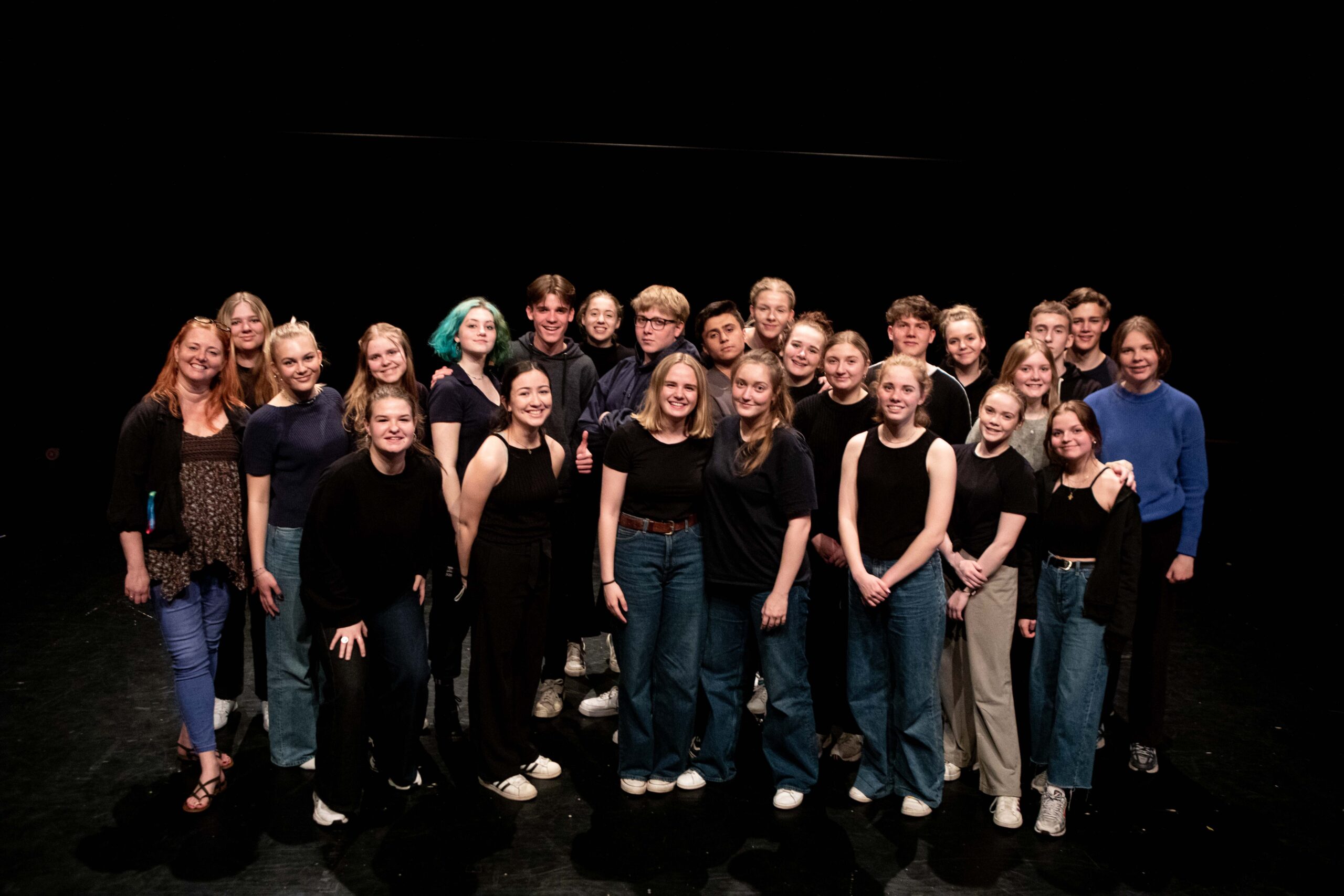 Teater er også et fællesskab og på vores teaterlinje er der et stærkt sammenhold Teater på efterskole