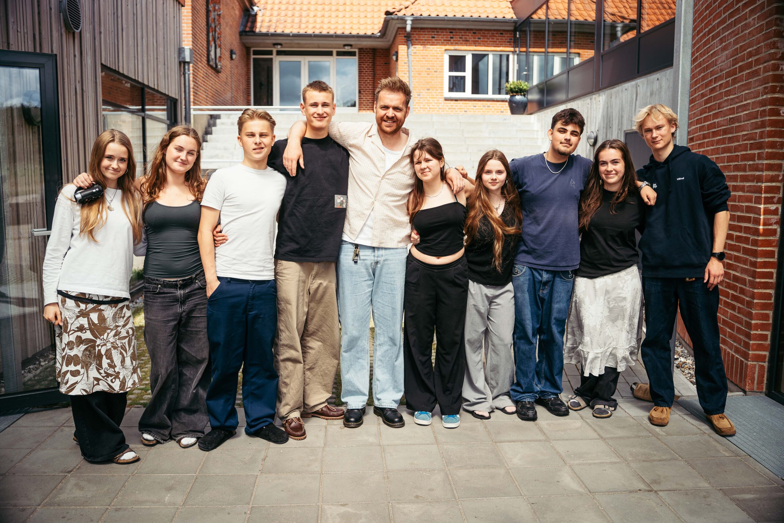 15-10 Lærer underviser elev i producer
